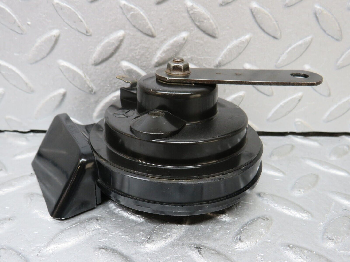 37810 Mercedes-Benz A124 320E Cabriolet Horn Fiamm Pair AM80-R