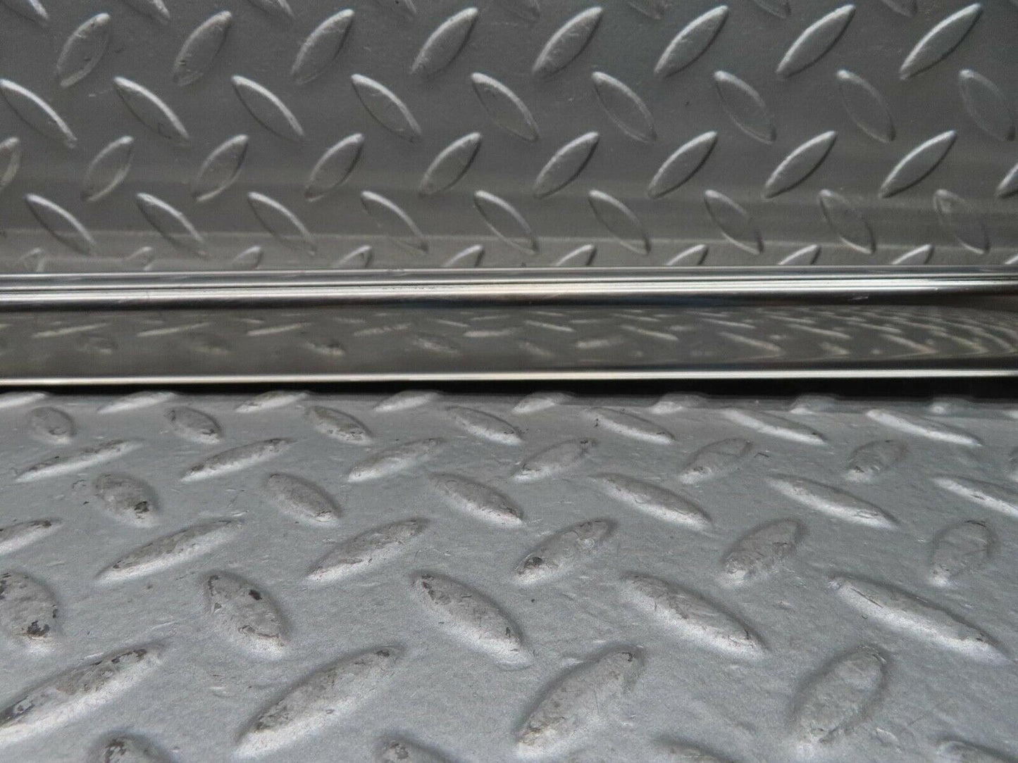 16755 Mercedes-Benz C107 380SLC Right Door Sill Chrome