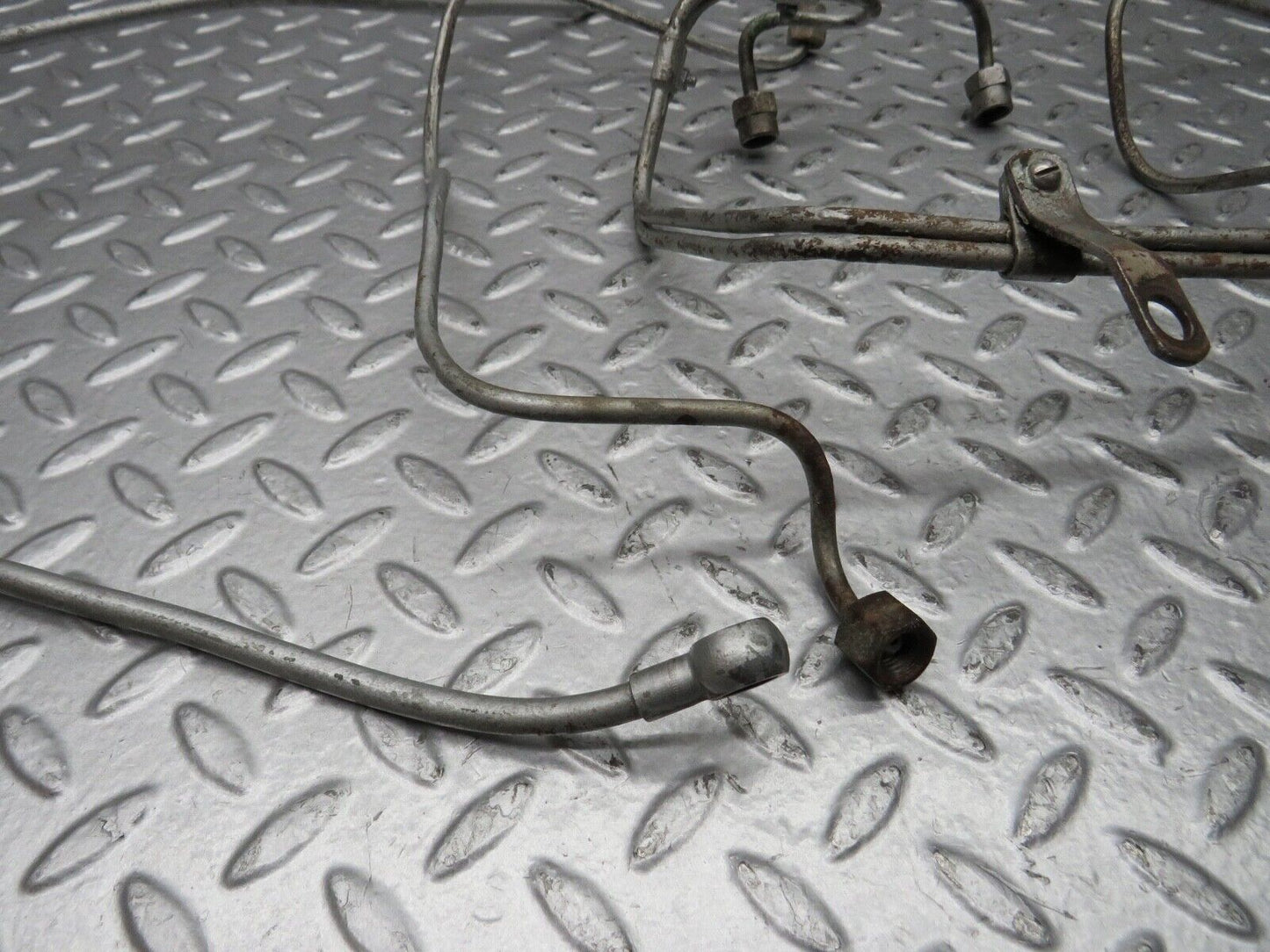 27828 Mercedes-Benz S124 300TE Wagon Fuel Pipe Hose Set 6050701432