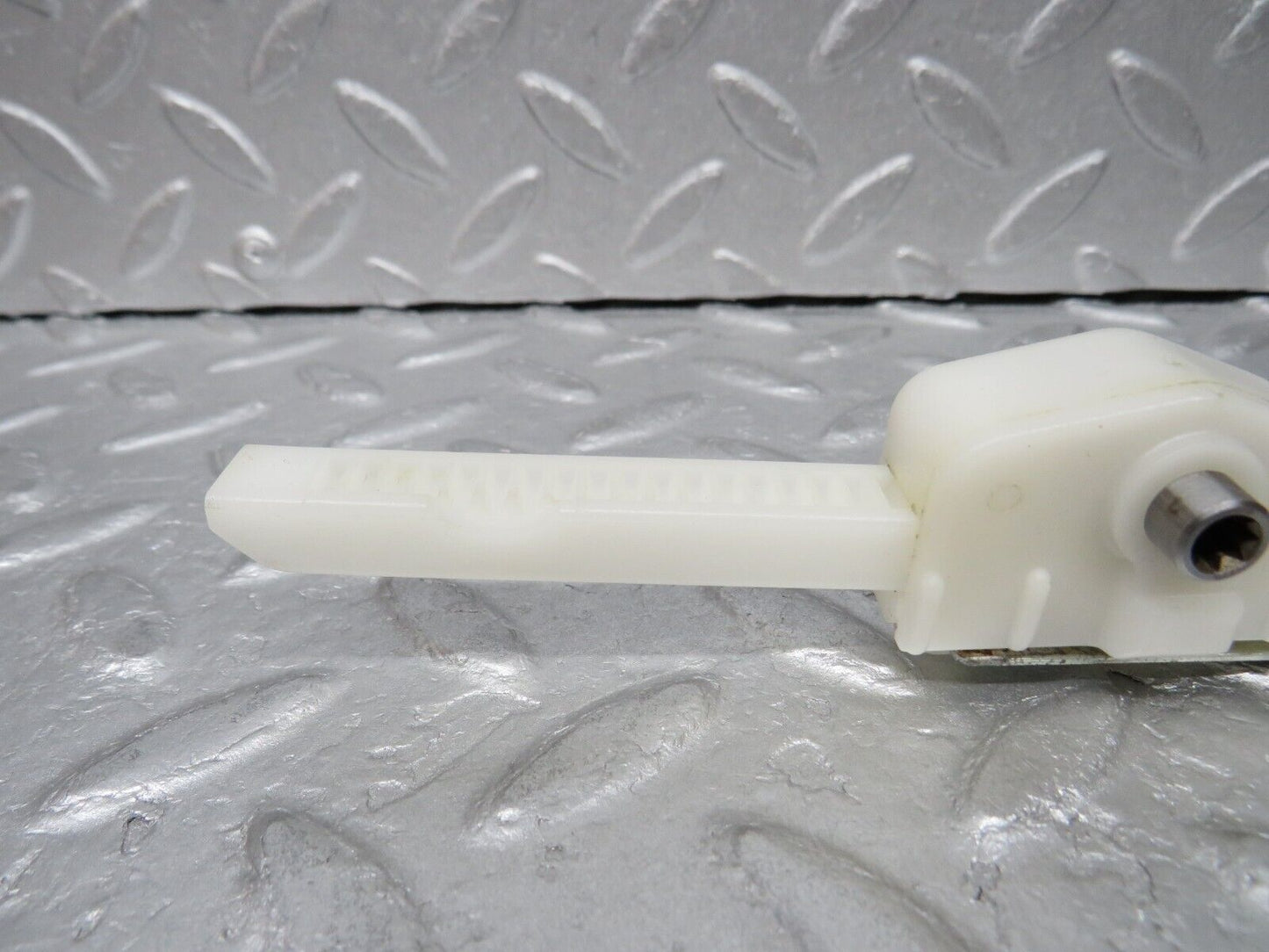 37104 Mercedes-Benz C126 420SEC Coupe Headrest Adjustment Plastic Rail Left