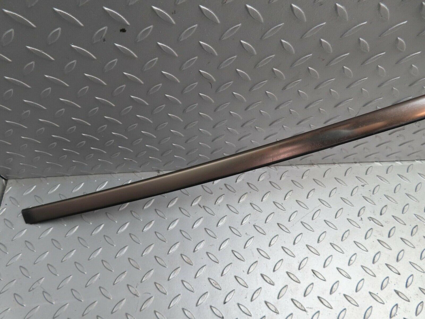 16509 Mercedes-Benz W124 260E Roof Chrome Left Side