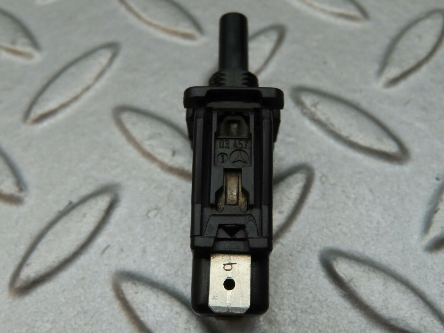 3835 Mercedes-Benz S123 200T Wagon Door Contact Switch  2018201110