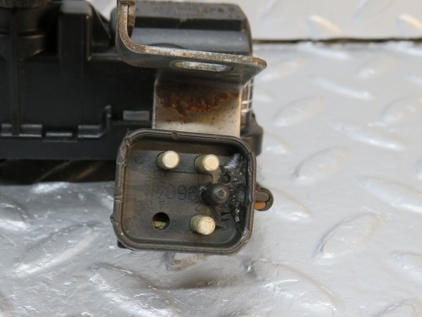 39733 Mercedes-Benz R129 320SL Coupe Headlight Wiper Motor Left 0390206875