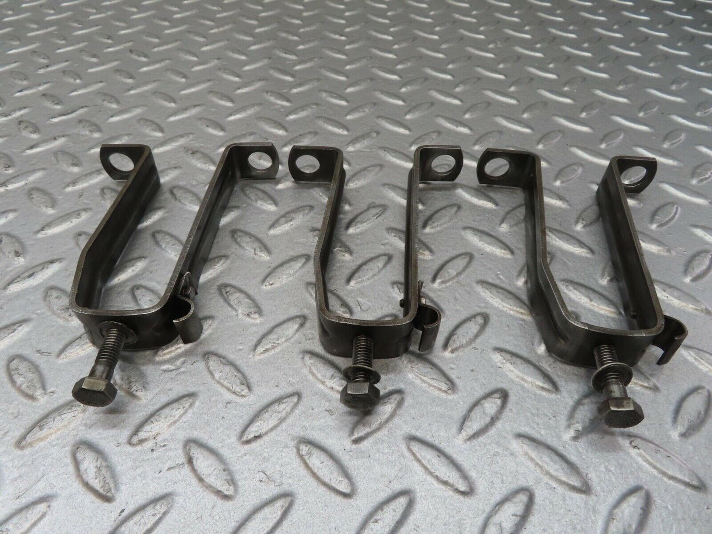 13365 Mercedes-Benz W111 230S Rocker Cover Support