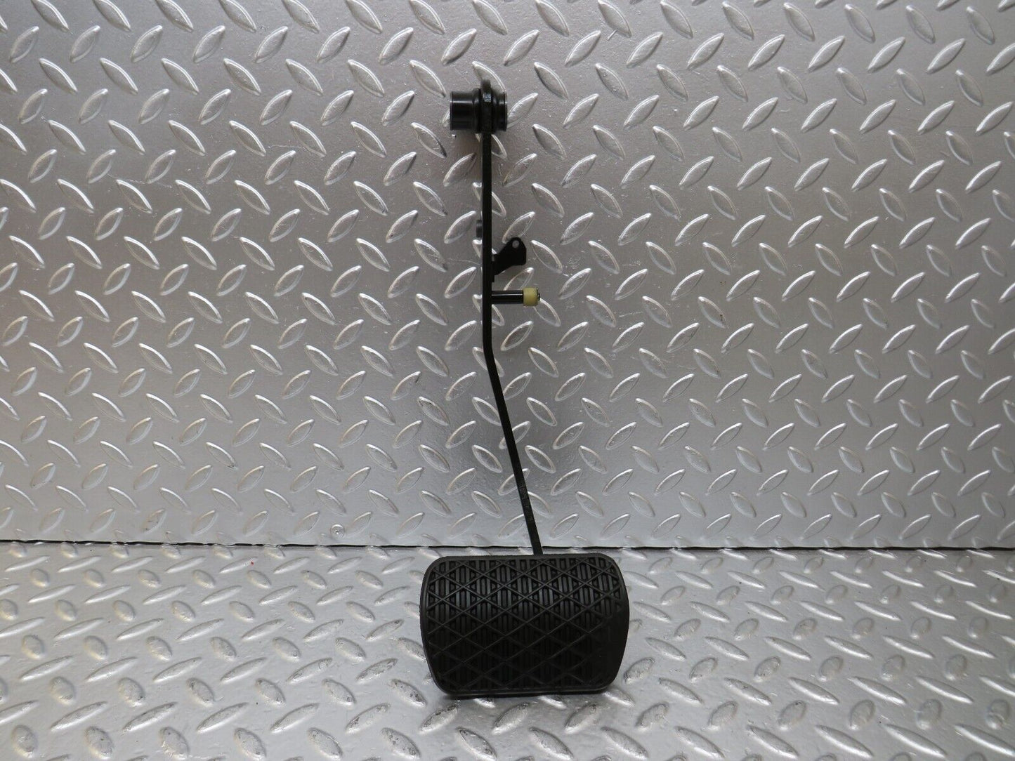 24740 Mercedes-Benz W140 S320 Brake Pedal 1232910082