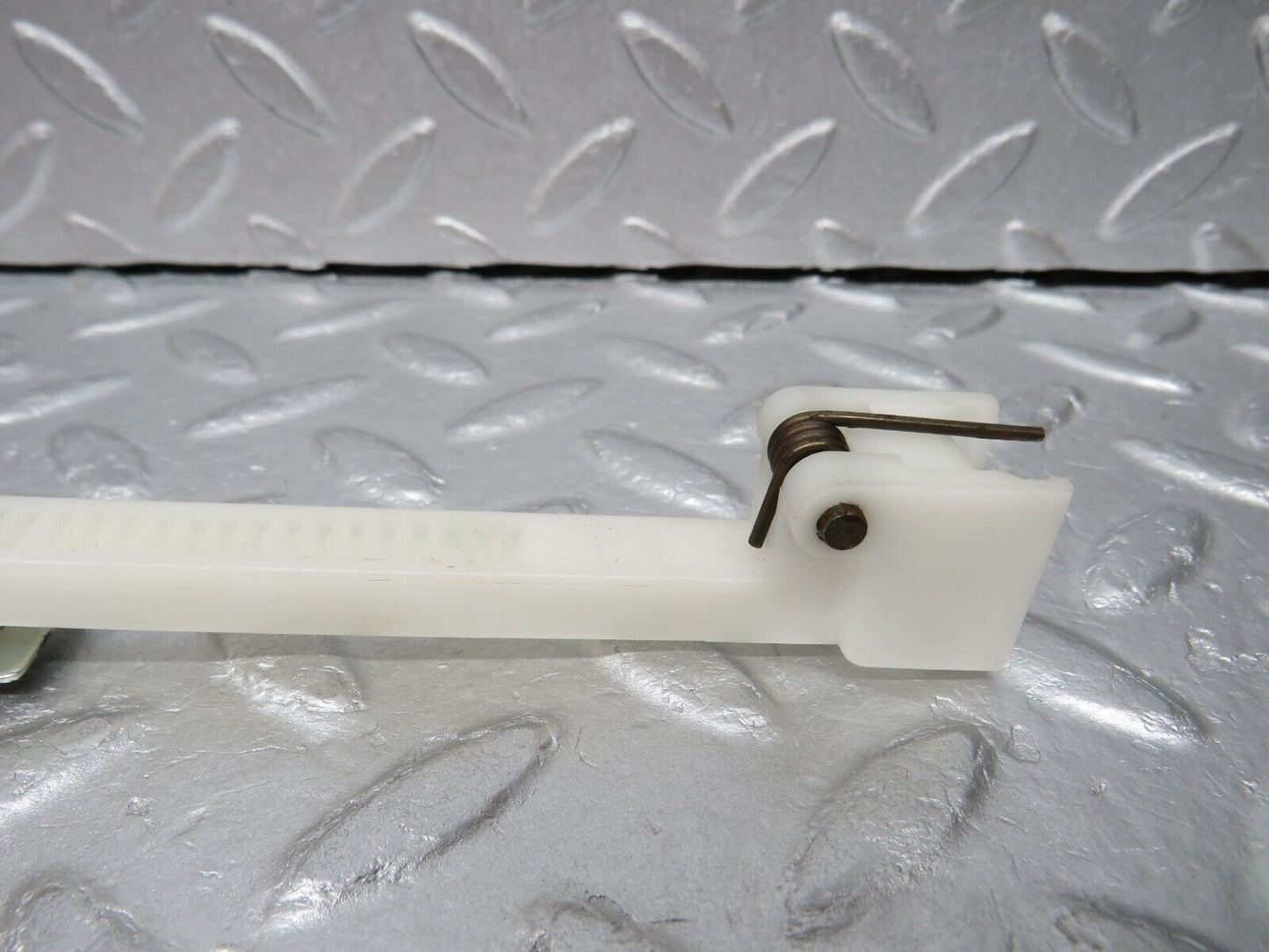37104 Mercedes-Benz C126 420SEC Coupe Headrest Adjustment Plastic Rail Left