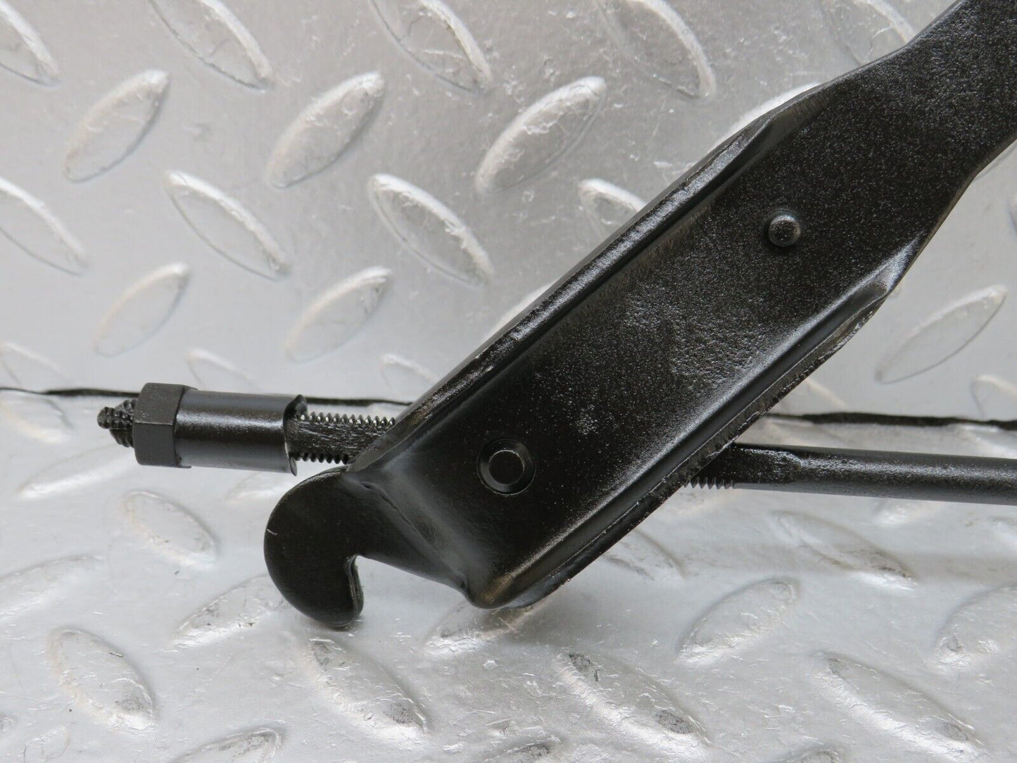 35711 Mercedes-Benz W108 Handbrake Adjusting Handbrake Regulator