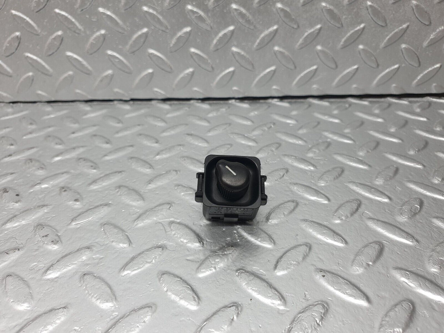 42379 Mercedes-Benz R129 320SL Coupe Electric Mirror Adjust Switch 1298212251