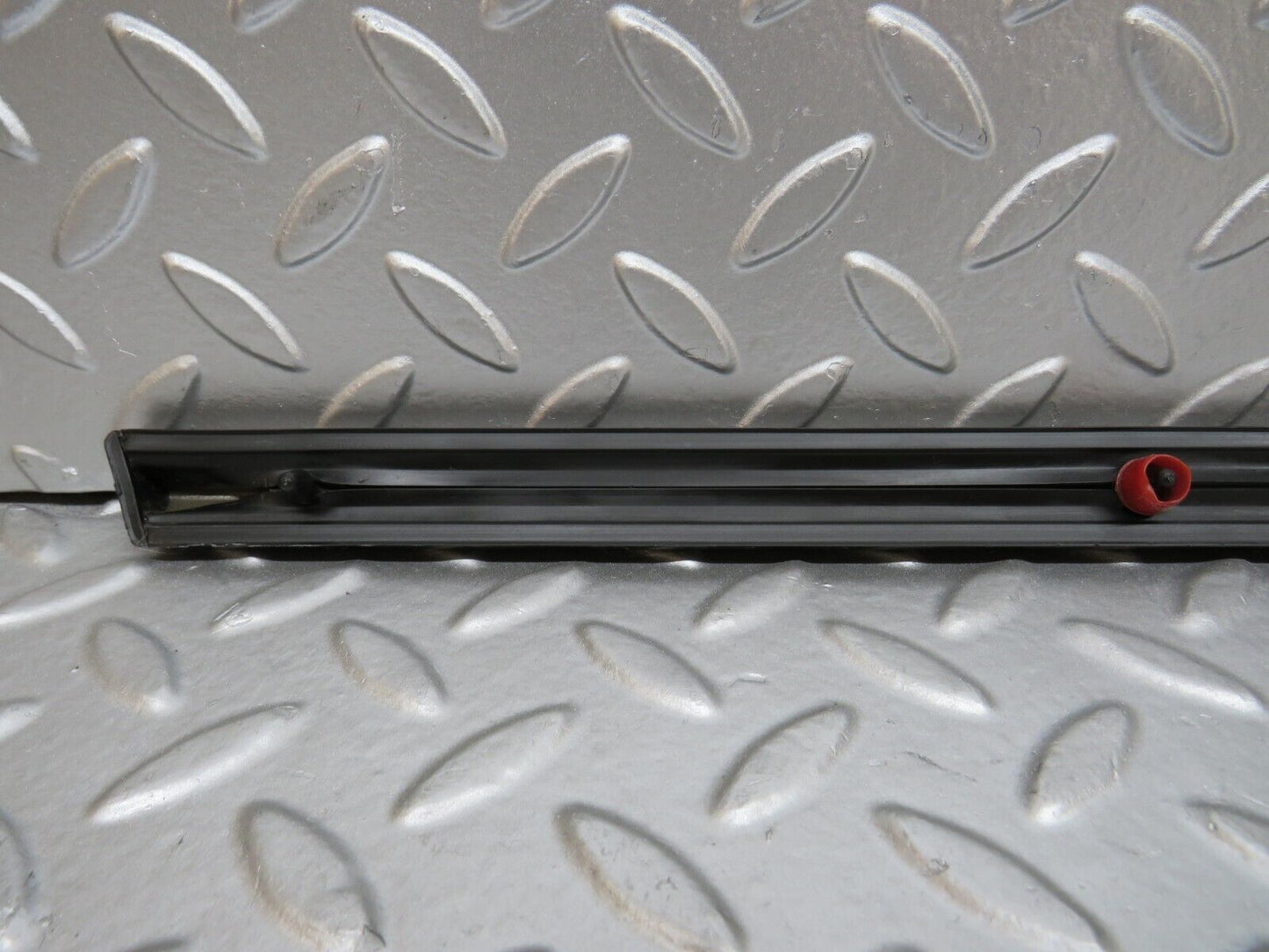 27893 Mercedes-Benz W123 280E Rear Left Door Centre Moulding Trim