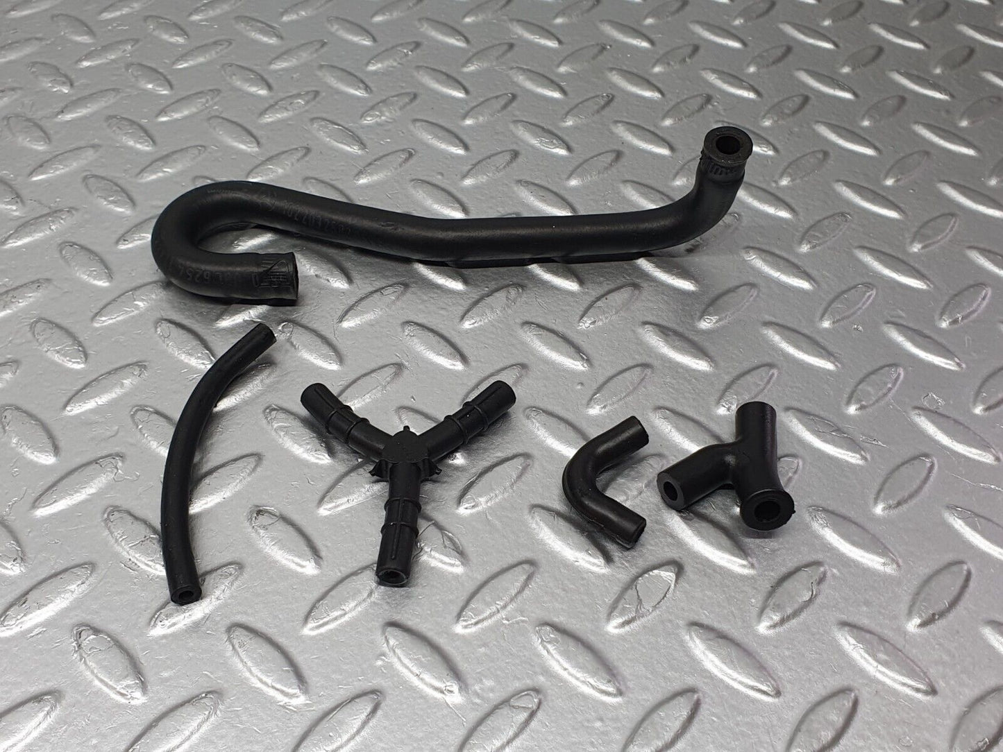 41731 Mercedes-Benz W124 200E Vacuum Pipe Set For Carburettor 1170780145