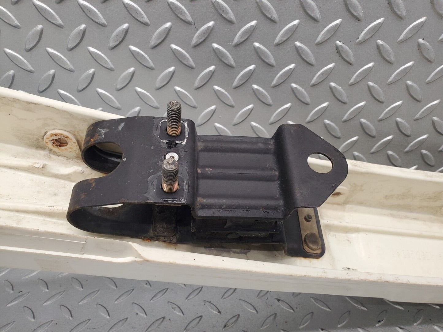 46098 Mercedes-Benz W126 420SE Front Bumper Bracket Reinforcement 1268850801