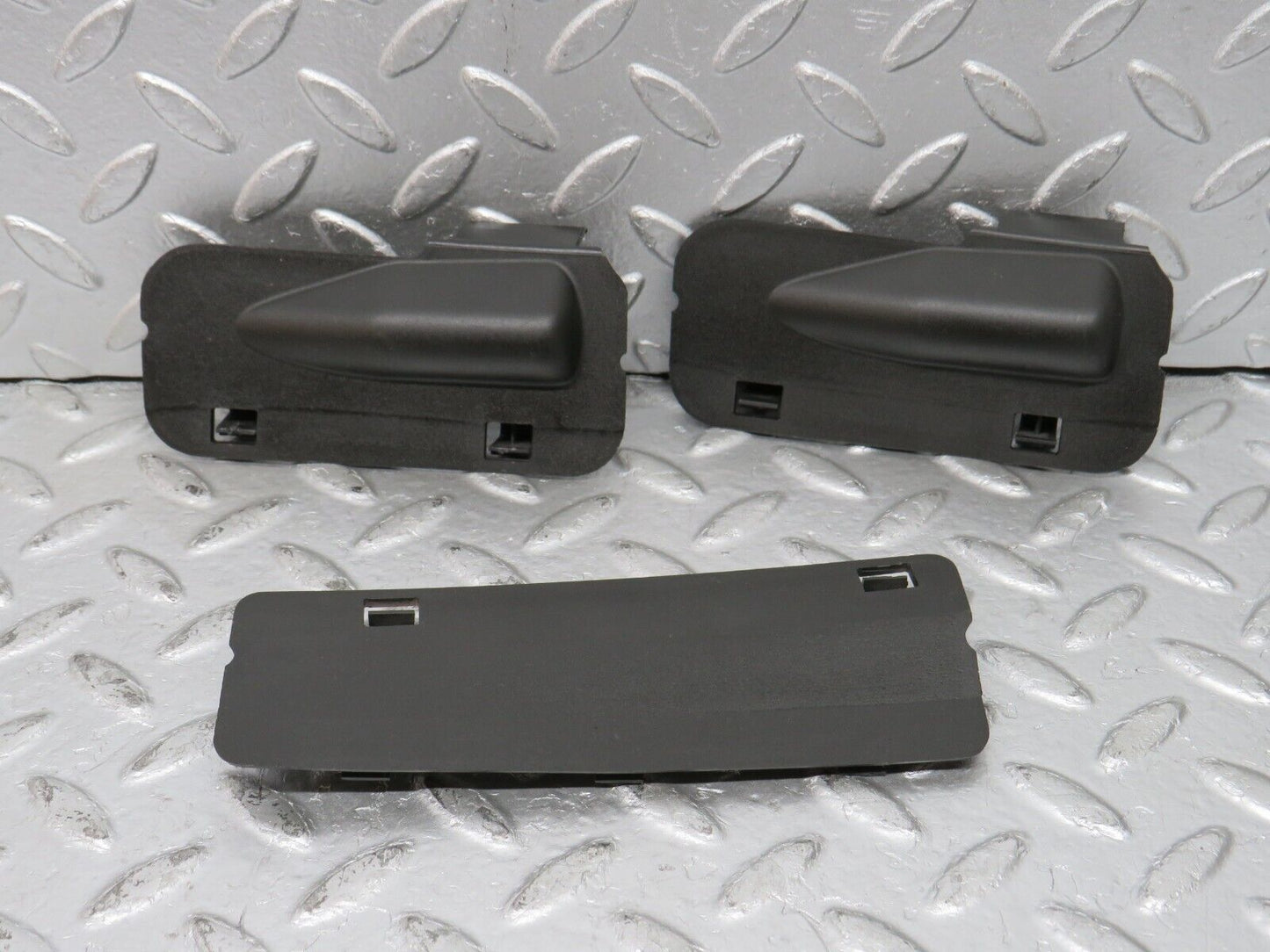 33457 Mercedes-Benz W202 C180 Windscreen Washer Nozzle Cover Trim 2028890025