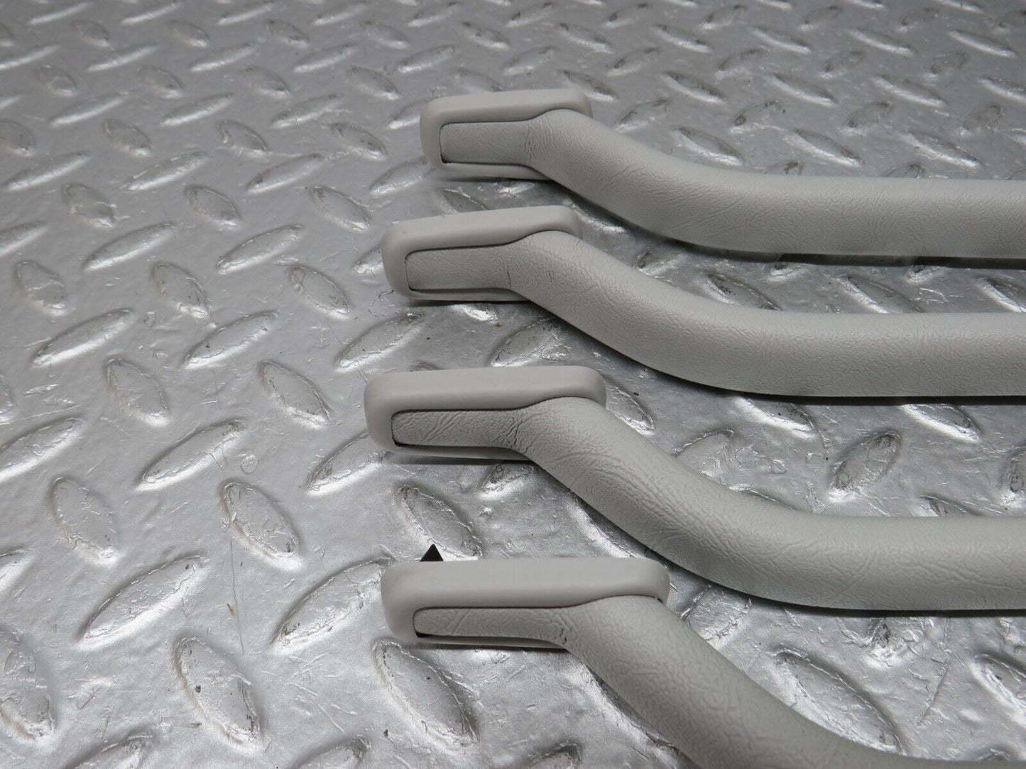 36061 Mercedes-Benz W126 420SE Interior Roof Grab Handle Set Grey