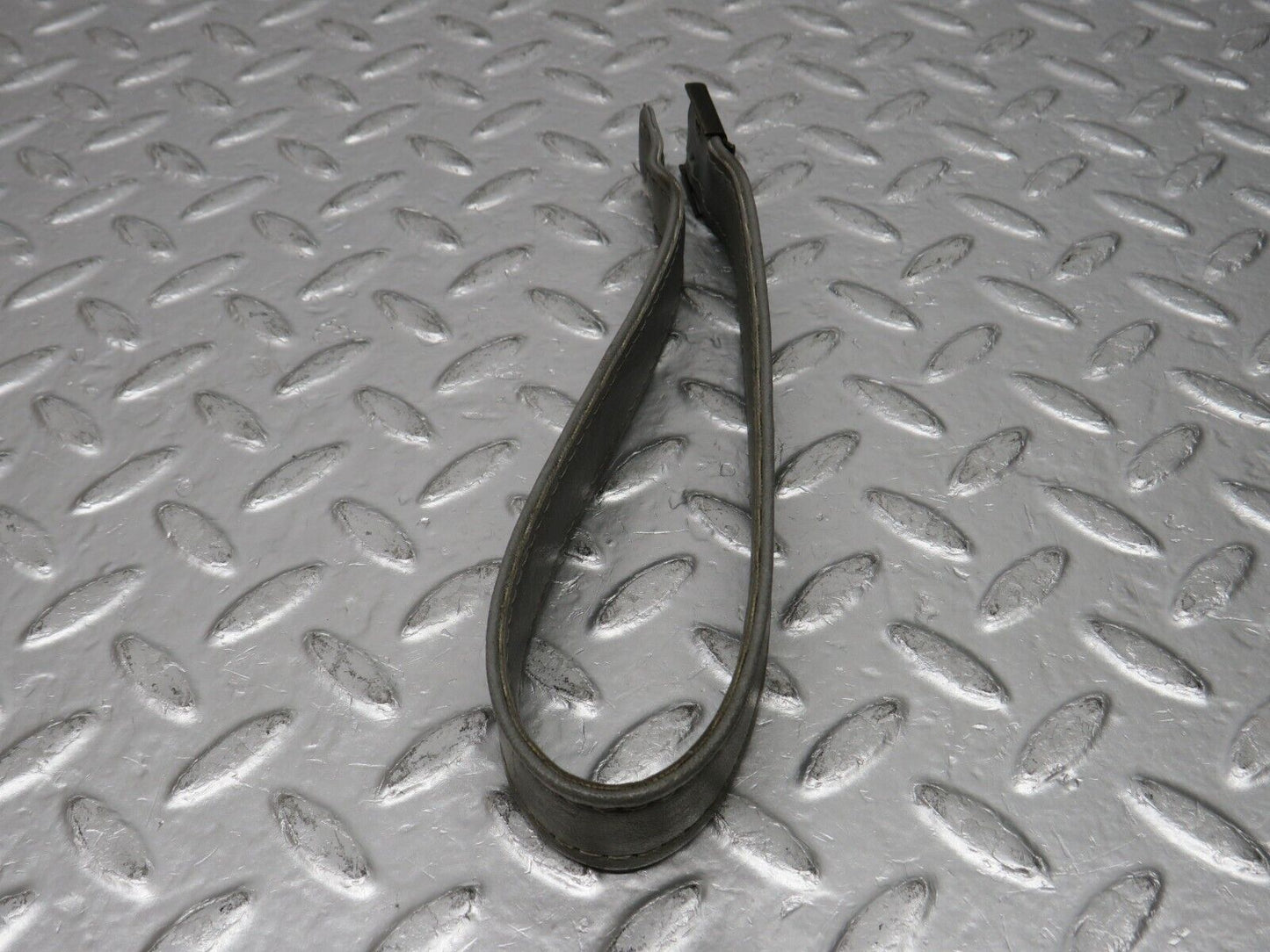 32564 Mercedes-Benz S124 300TE Wagon Tailgate Handle