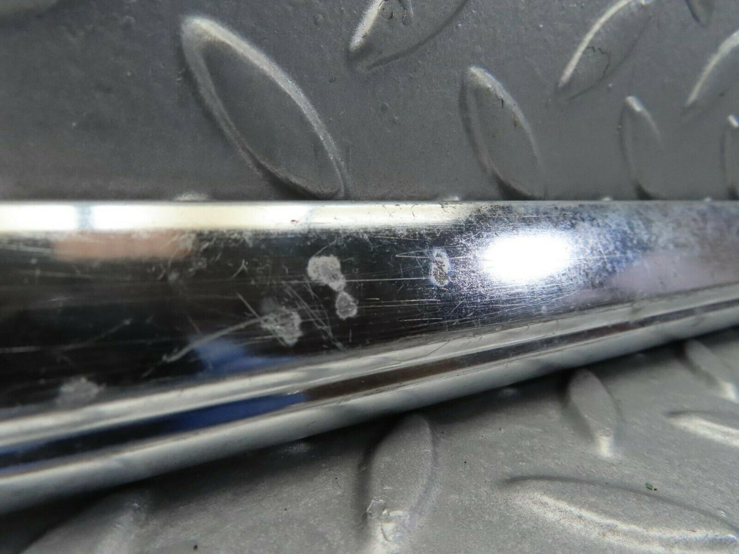 7844 Mercedes-Benz W115 220D Front Left Door Chrome Trim