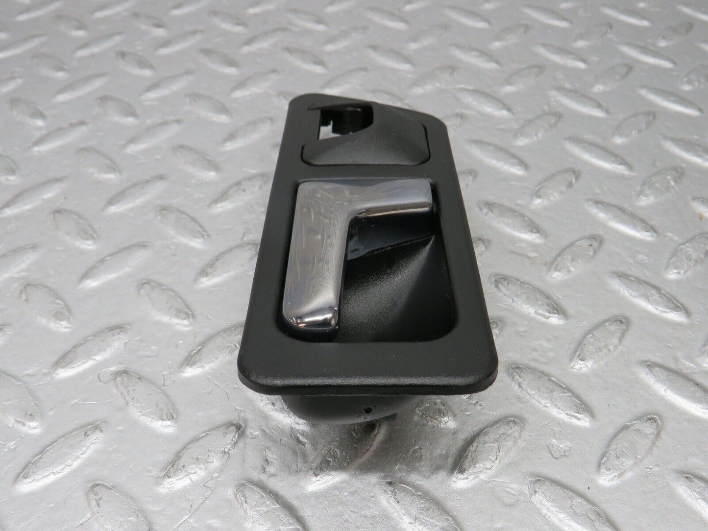 36619 Mercedes-Benz W201 190E 2.0L Left Interior Door Handle 2017660164