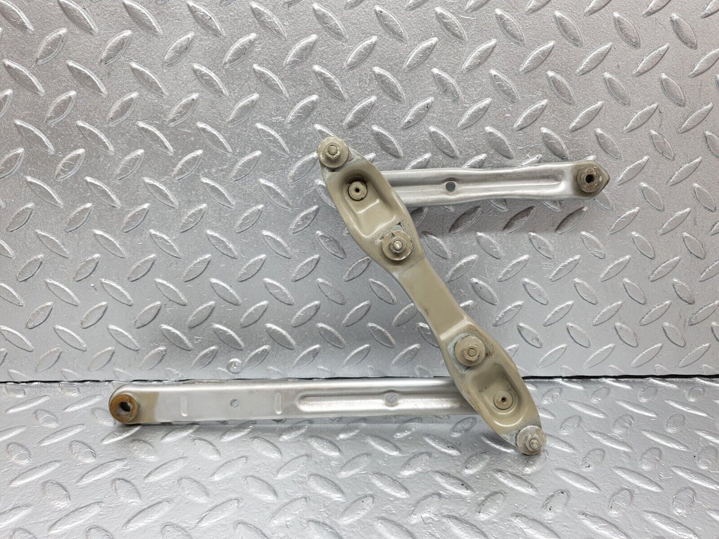 42853 Mercedes-Benz W201 190 2.0L Bonnet Hinge Right Side