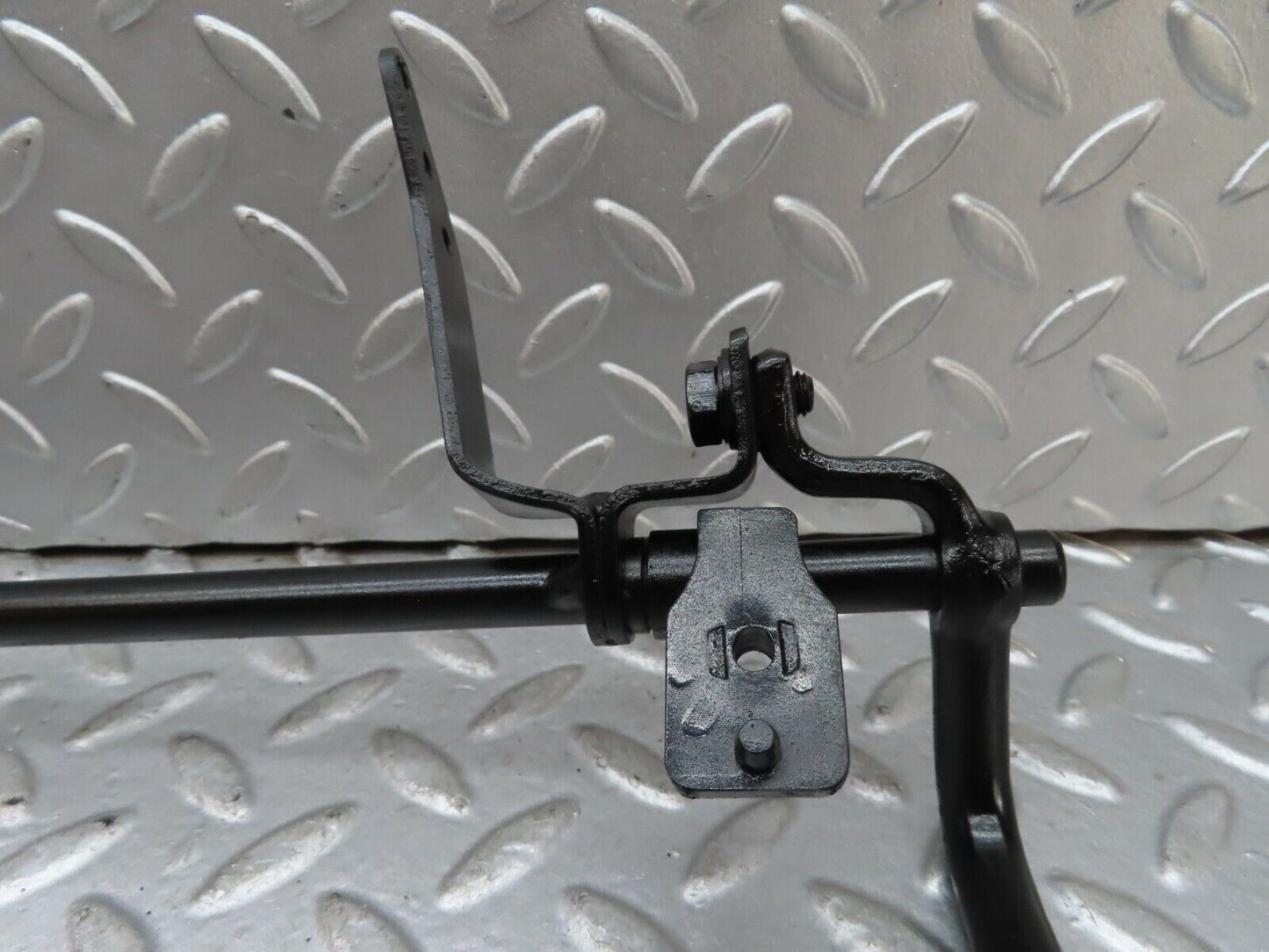 19226 Mercedes-Benz W123 300D Accelerator Pedal Linkage LHD