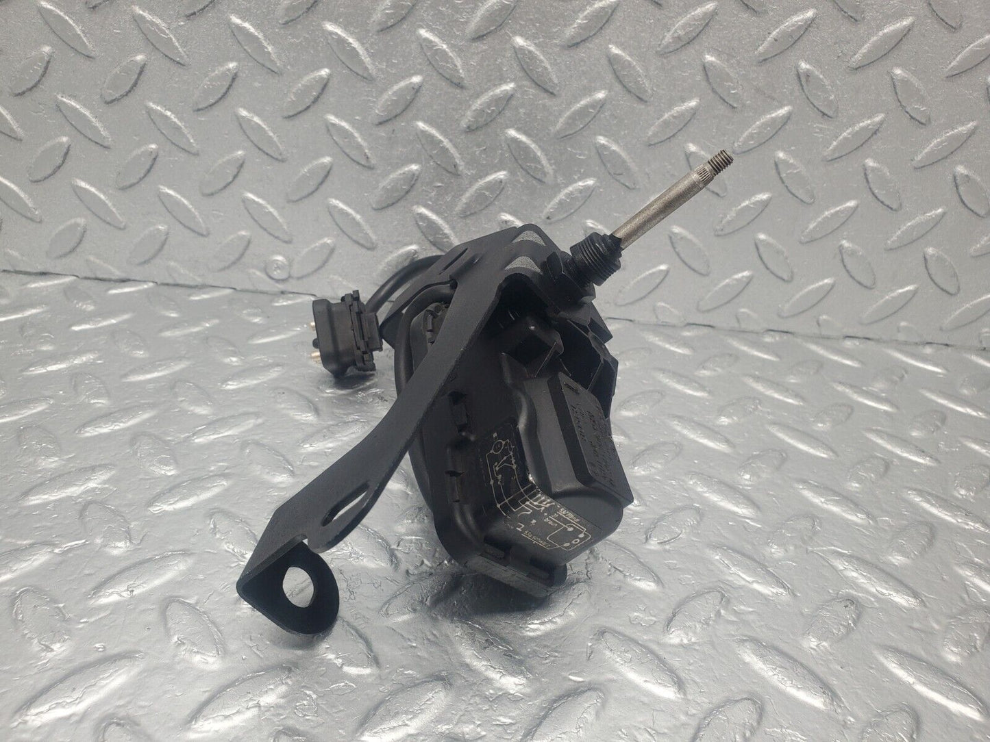 46035 Mercedes-Benz W126 420SE Headlight Wiper Motor Bosch Left 1268205142 0390206839