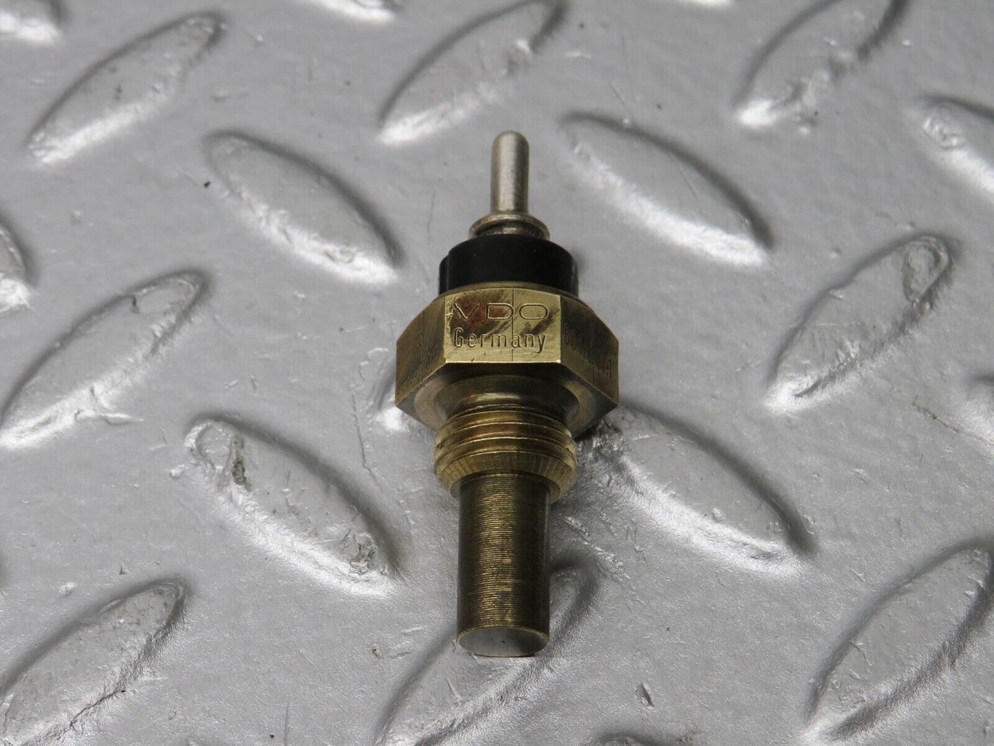 39714 Mercedes-Benz R129 320SL Coupe Coolant Temperature Sensor 0055421017