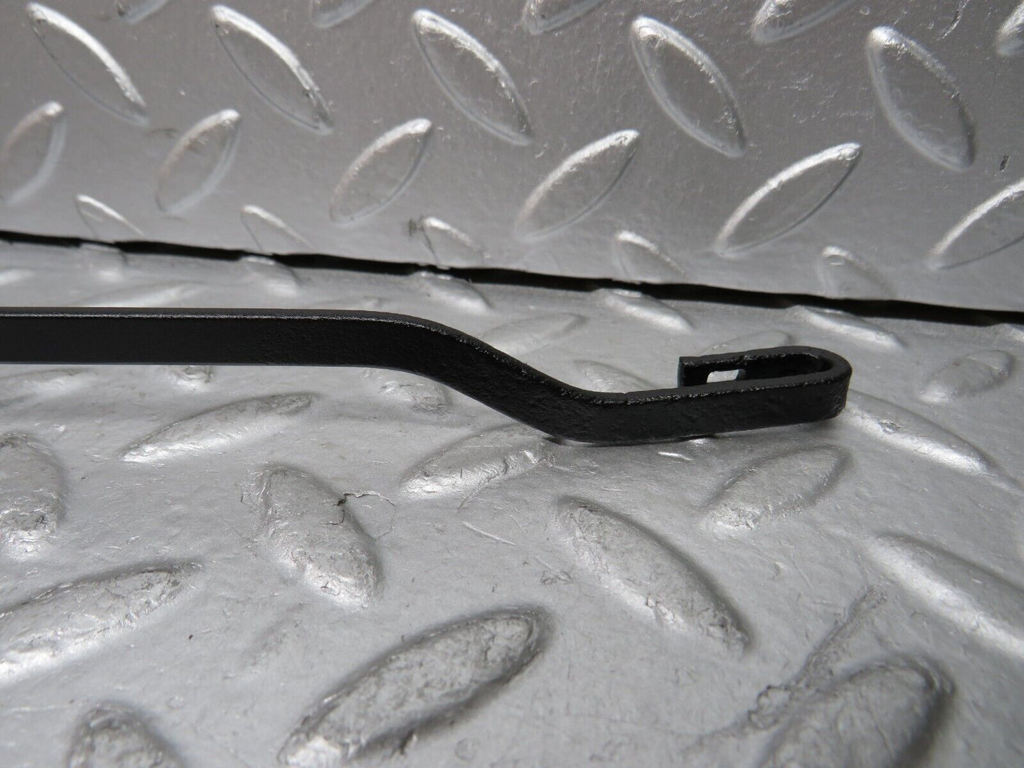 30163 Porsche 924 Wiper Arm Left