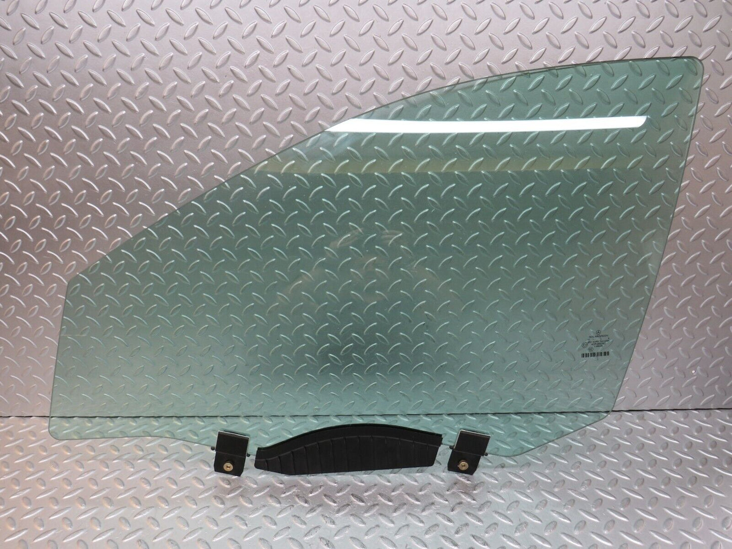 35168 Mercedes-Benz W221 Front Left Door Window Glass