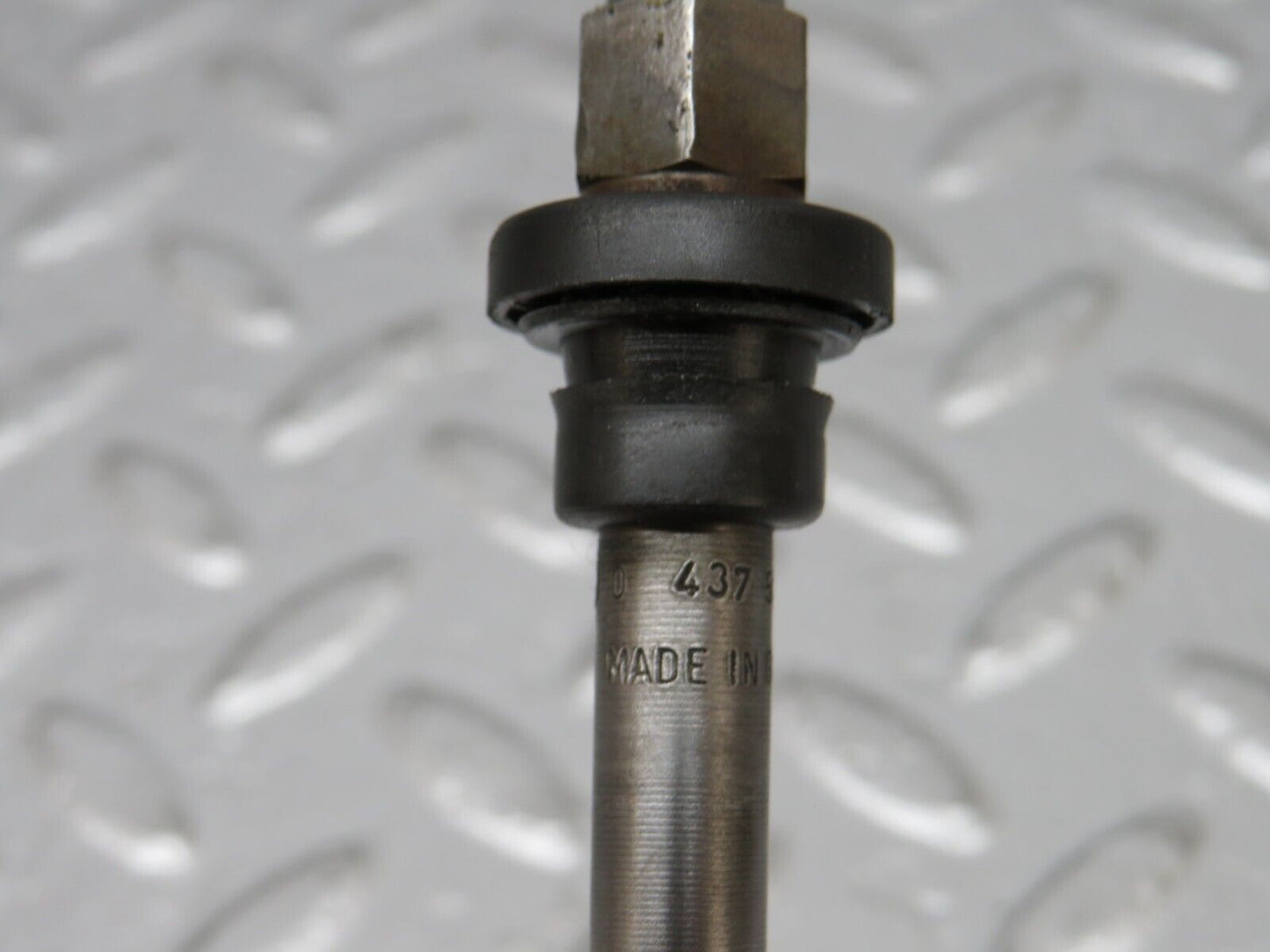 34126 Mercedes-Benz W124 260E Fuel Injector Bosch 0437502010