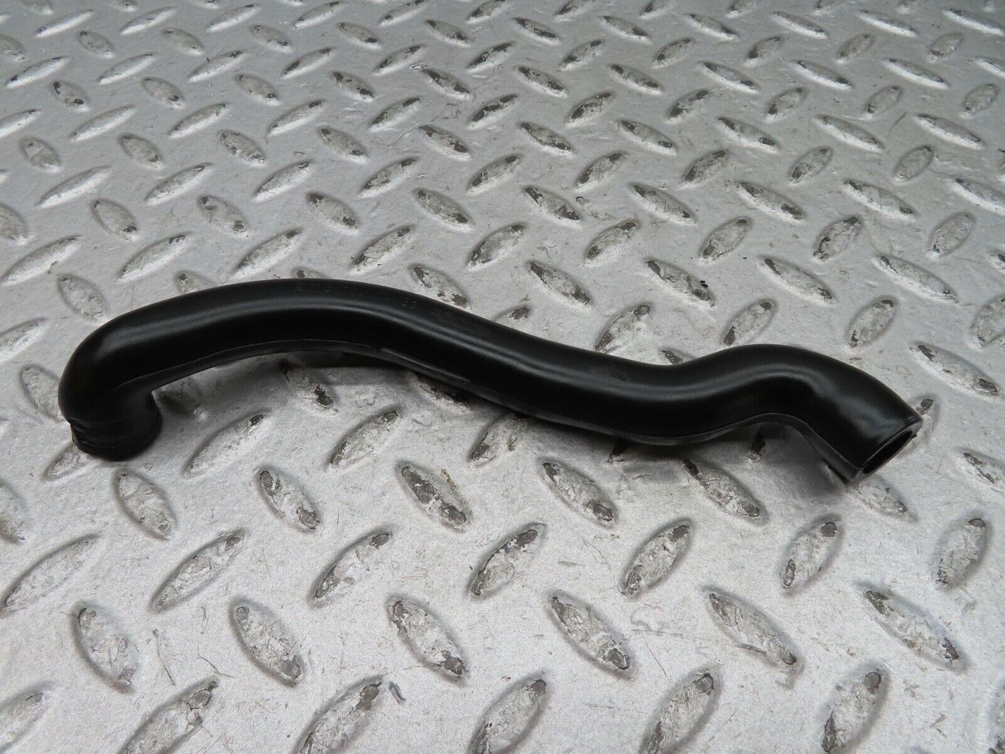 17869 Mercedes-Benz W116 450SEL  Air Intake Breather Hose 1160940482
