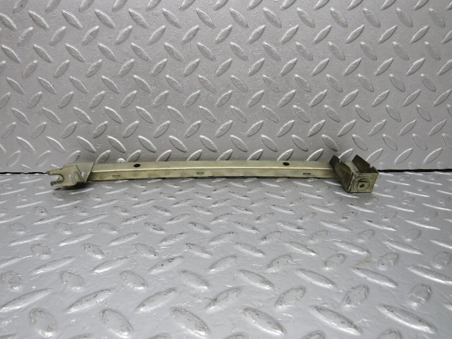 40586 Mercedes-Benz W123 300D Rear Right Door Window Channel