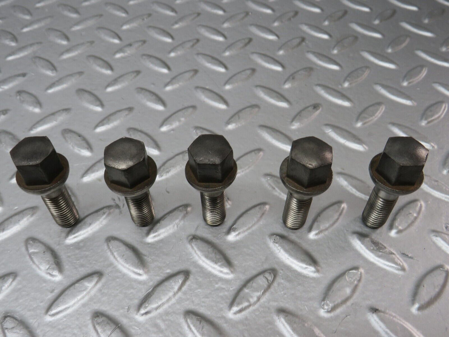 27935 Mercedes-Benz 5x Alloy Wheel Lug Bolt M12x1.5