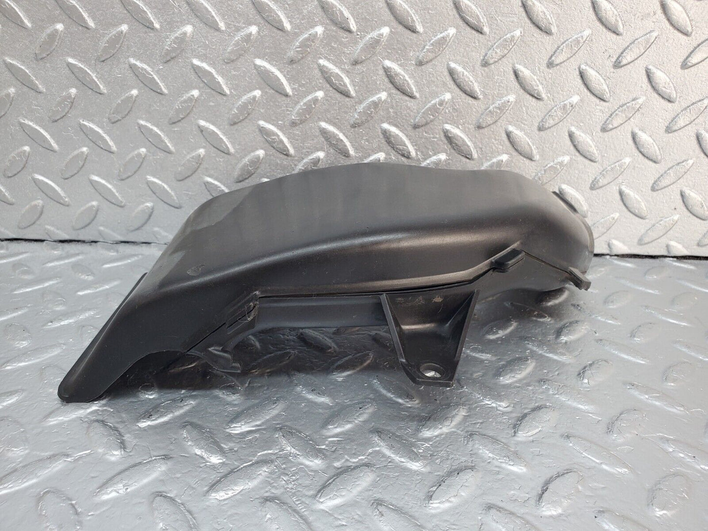 45571 Mercedes-Benz W126 420SE Air Intake Suction Pipe Left Side 1170940911
