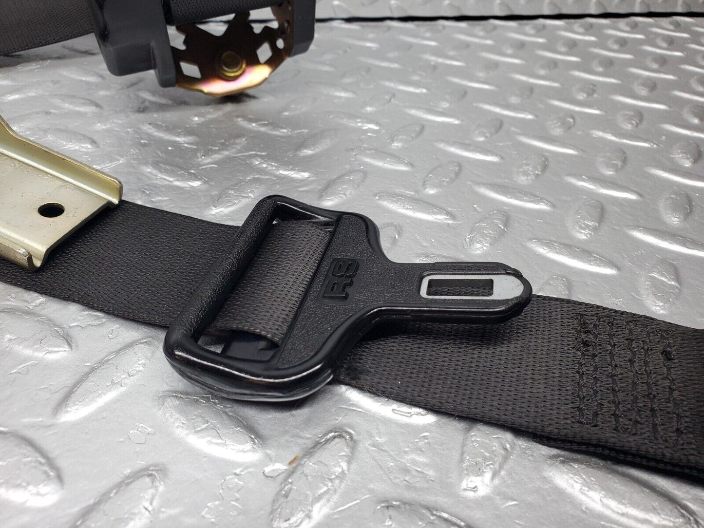 45864 Mercedes-Benz W126 420SE Front Left Seat Belt With Buckle 1268603986 1268680011 1268604096