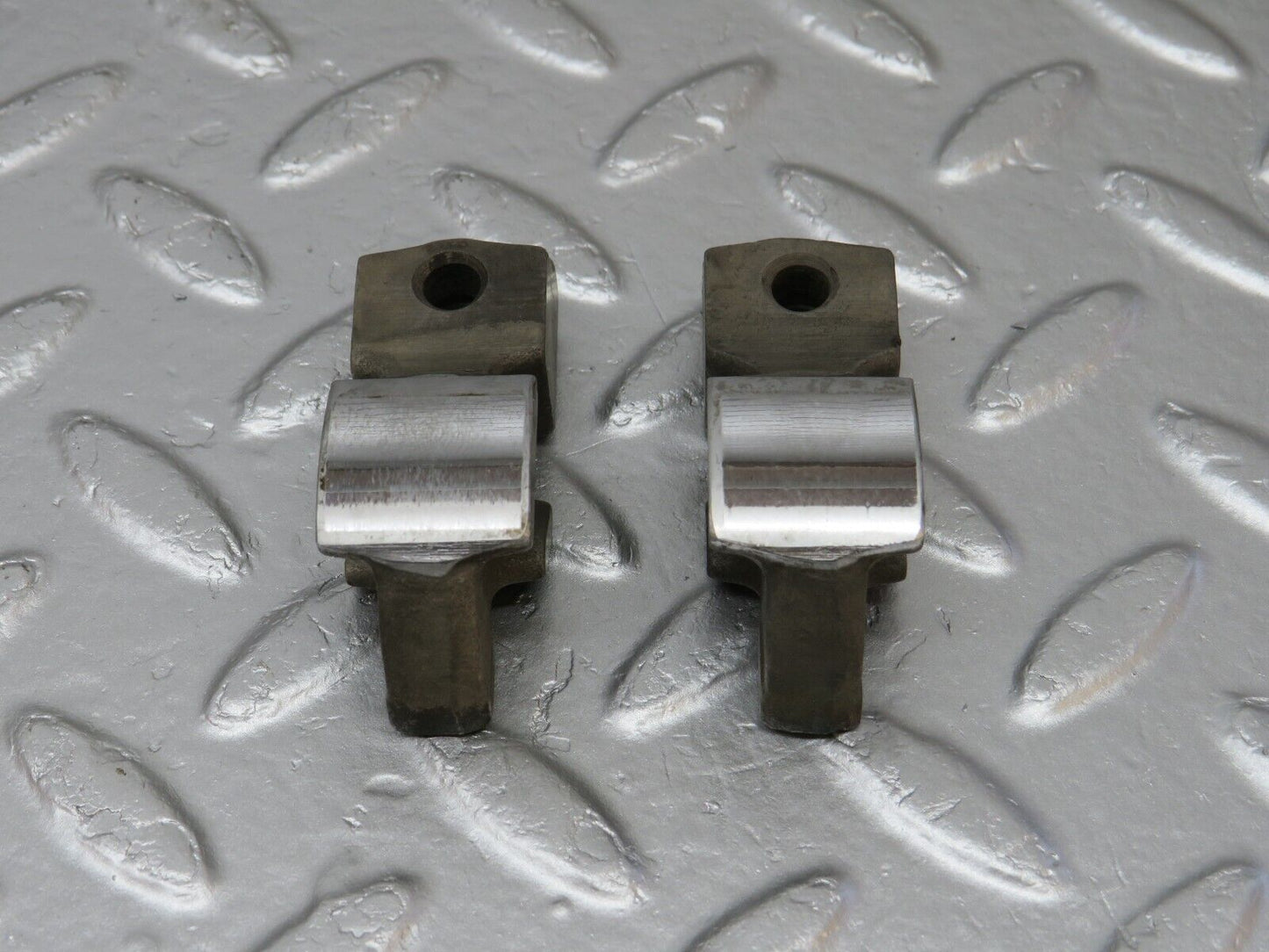 40048 Mercedes-Benz R107 350SL Rocker Arm With Valve Tappet