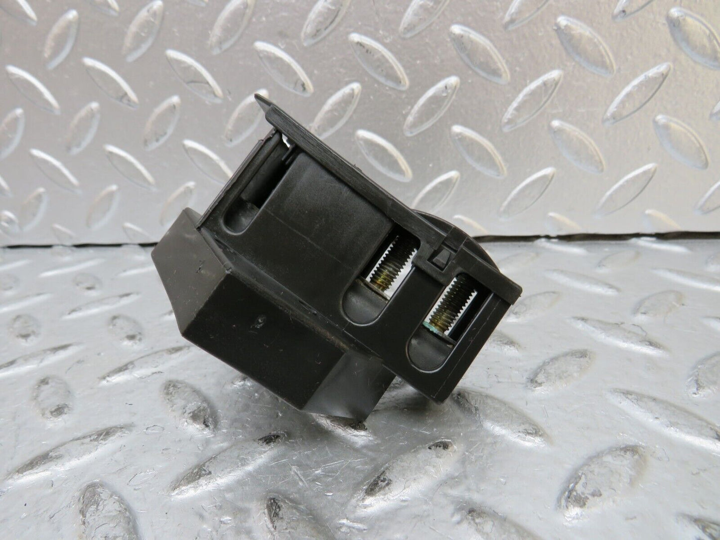 27695 Mercedes-Benz S124 300TE Cable Wire Distributor Connector 1245402169