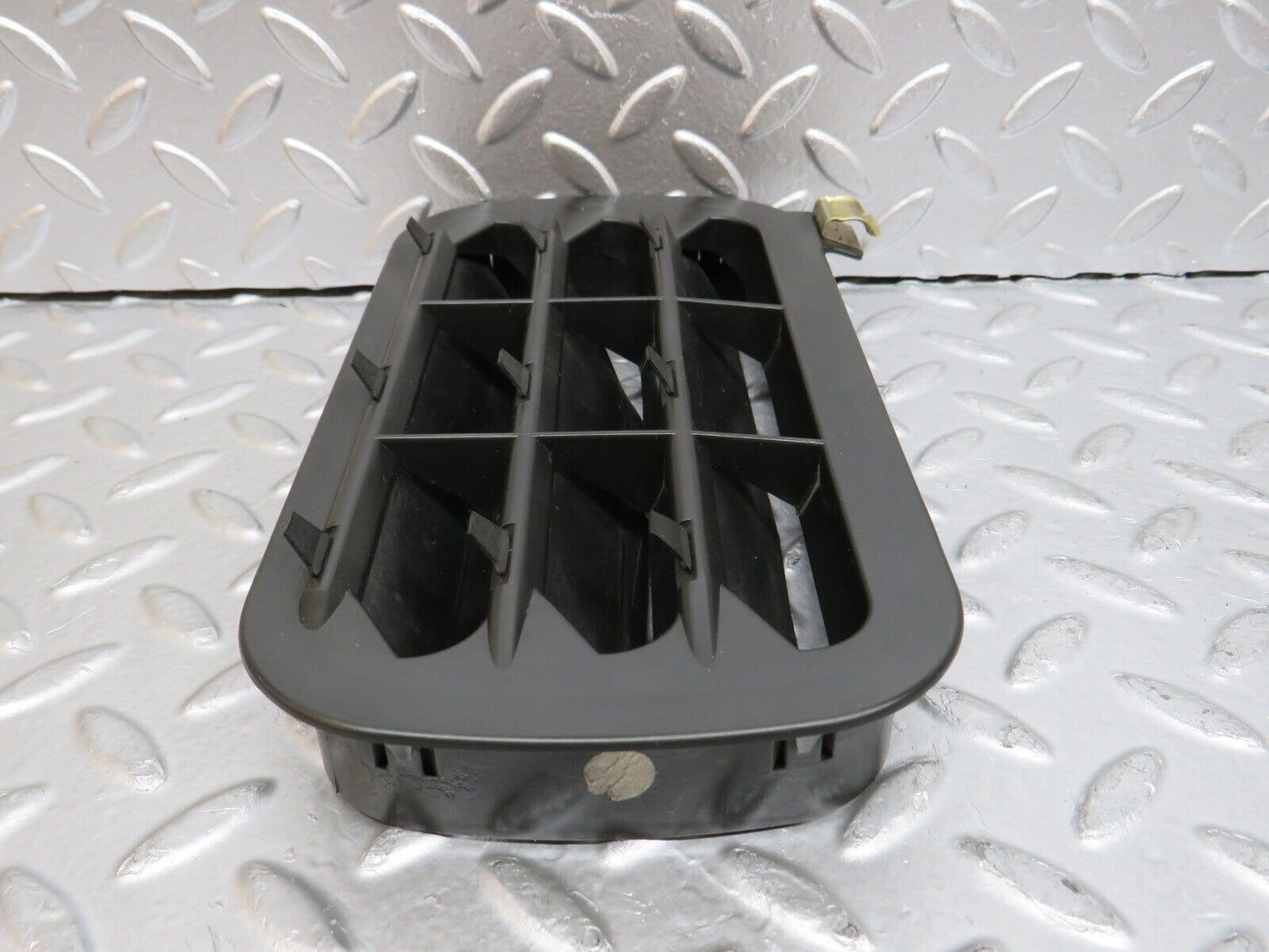 29370 Mercedes-Benz W124 230E Rear Air Intake Vent Left 1248370242