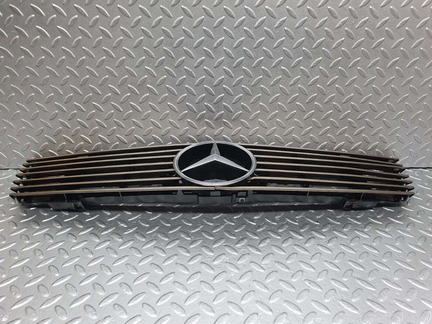 42175 Mercedes-Benz R129 320SL Coupe Bonnet Grill 1298800185