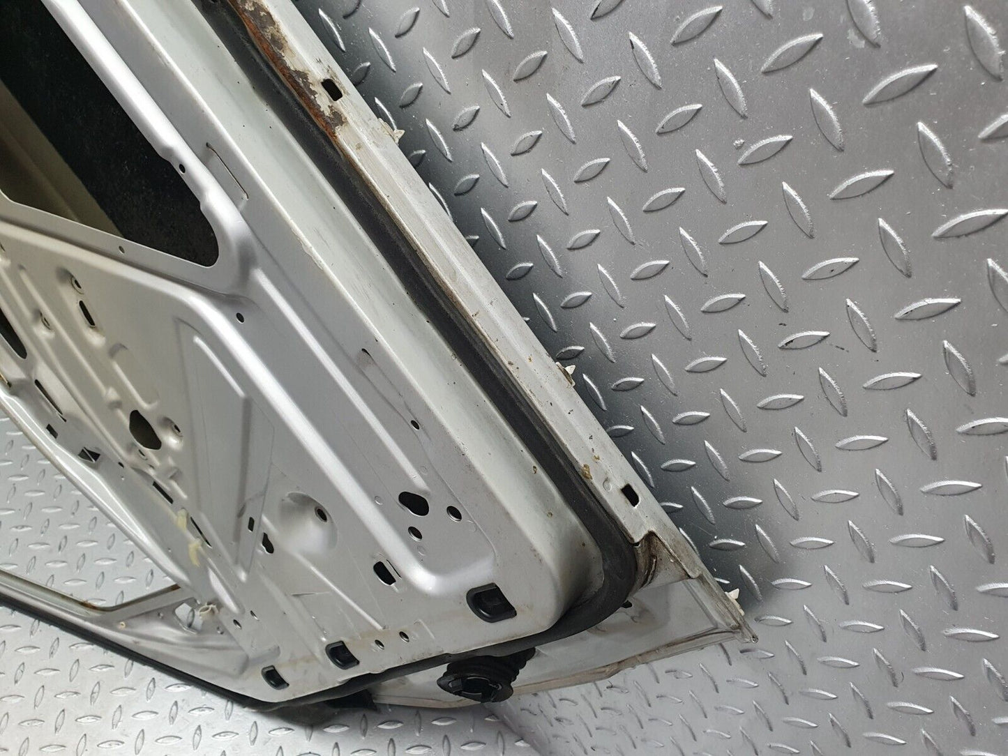 42969 Mercedes-Benz W201 190 Front Right Door