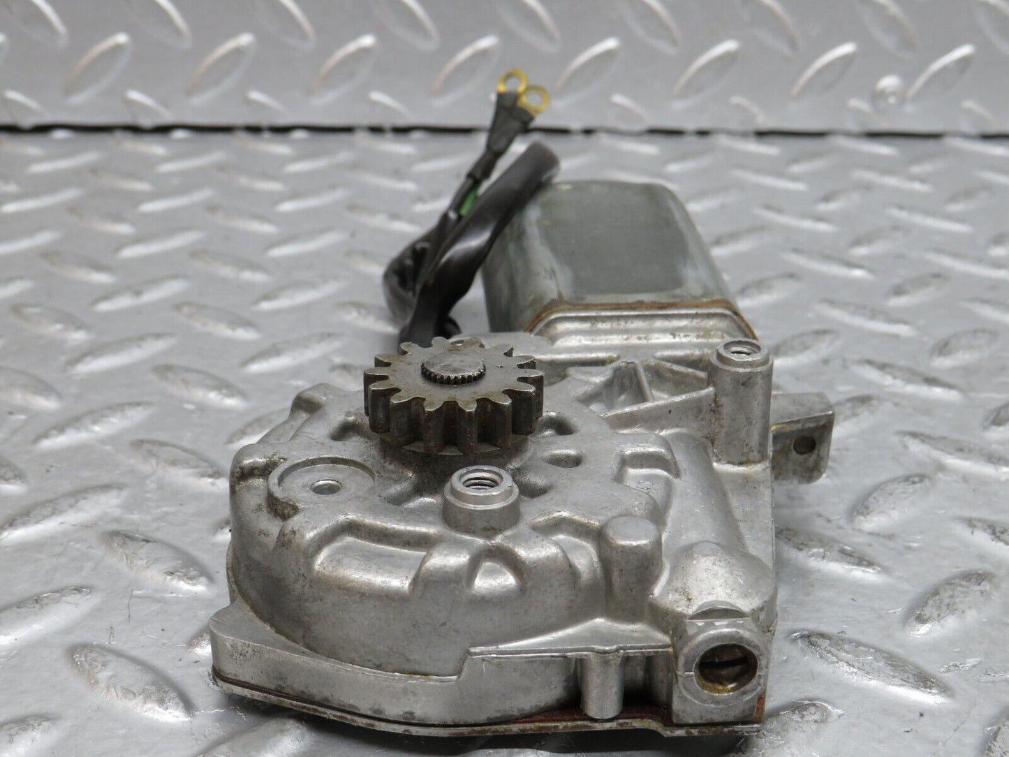29664 Mercedes-Benz W123 230E Front Left Window Regulator Motor 0130821018