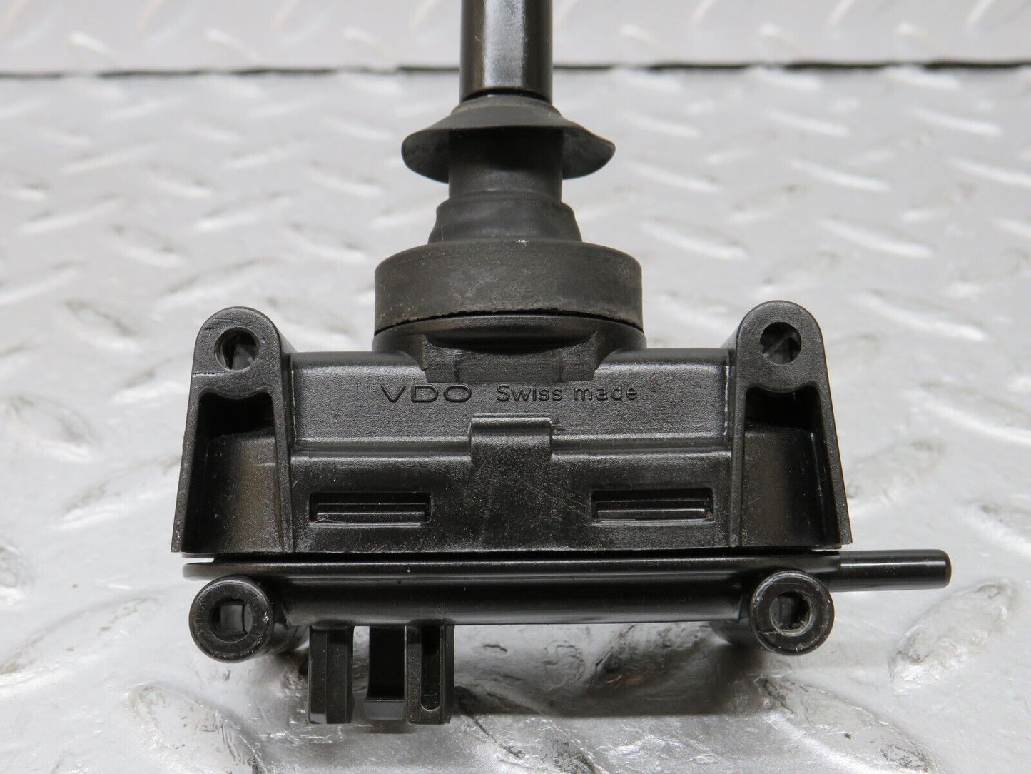 36203 Mercedes-Benz W126 420SE Rear Left Door Lock Vacuum Actuator 0008007975