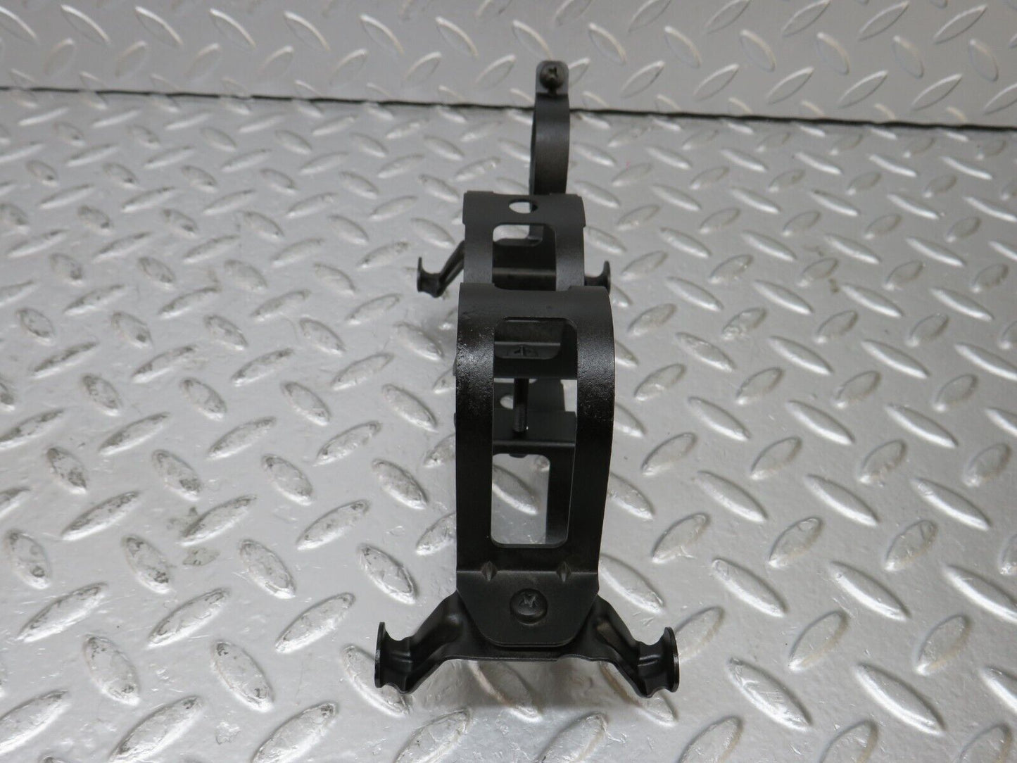33915 Mercedes-Benz W124 260E Fuel Pump Fuel Filter Bracket Holder