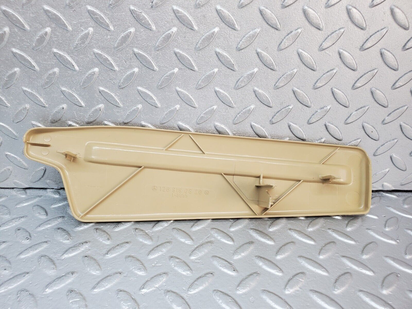 45607 Mercedes-Benz W126 420SE Seat Cover Trim Right Side 1269190820