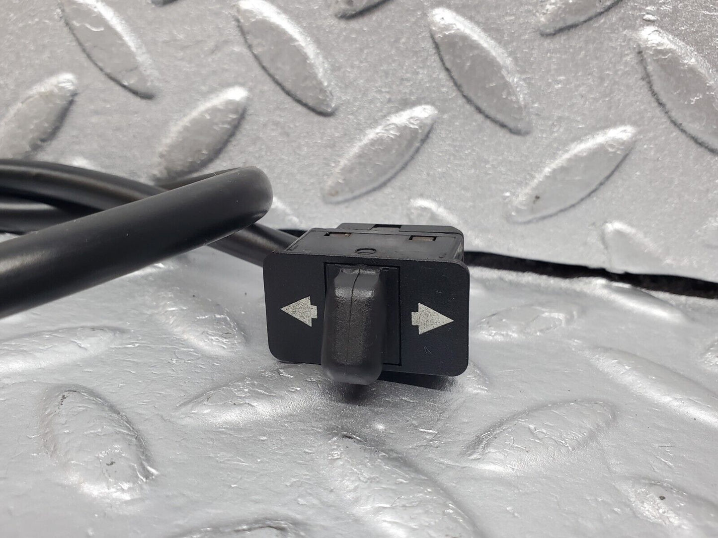 45660 Mercedes-Benz W126 420SE Steering Column Adjustment Switch 0025458007