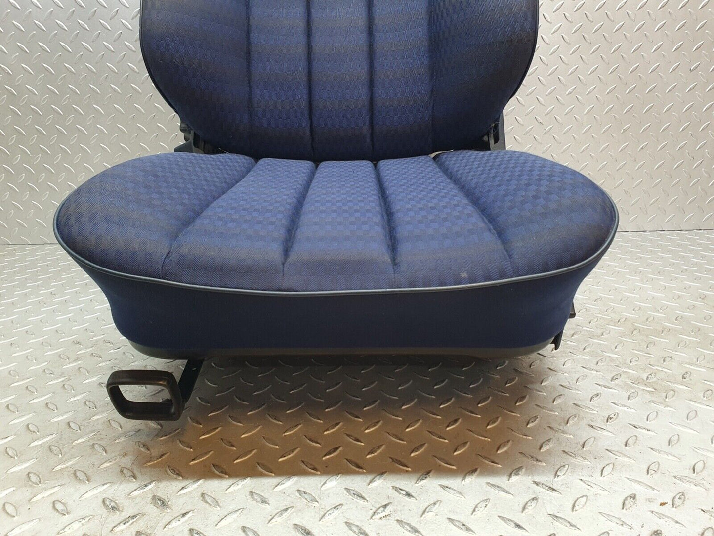 43031 Mercedes-Benz W201 190 Front Left Seat Blue 2019101450