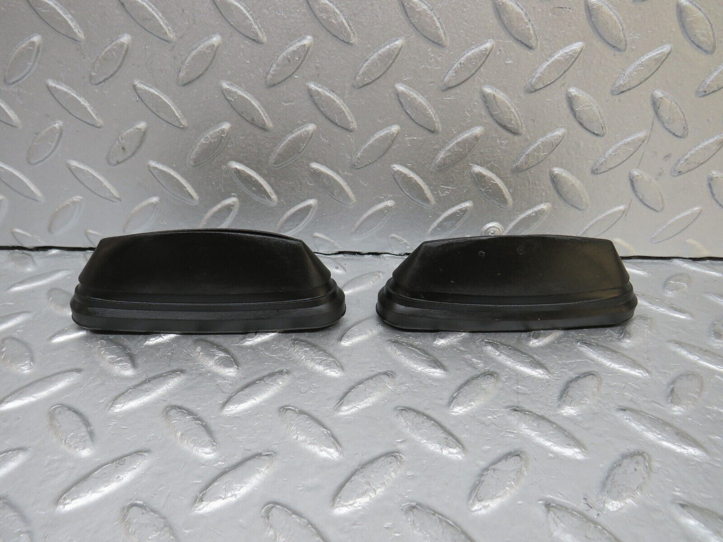 37021 Mercedes-Benz C126 420SEC Coupe Dashboard Centre Air Vent Rubber 2x 1269970181