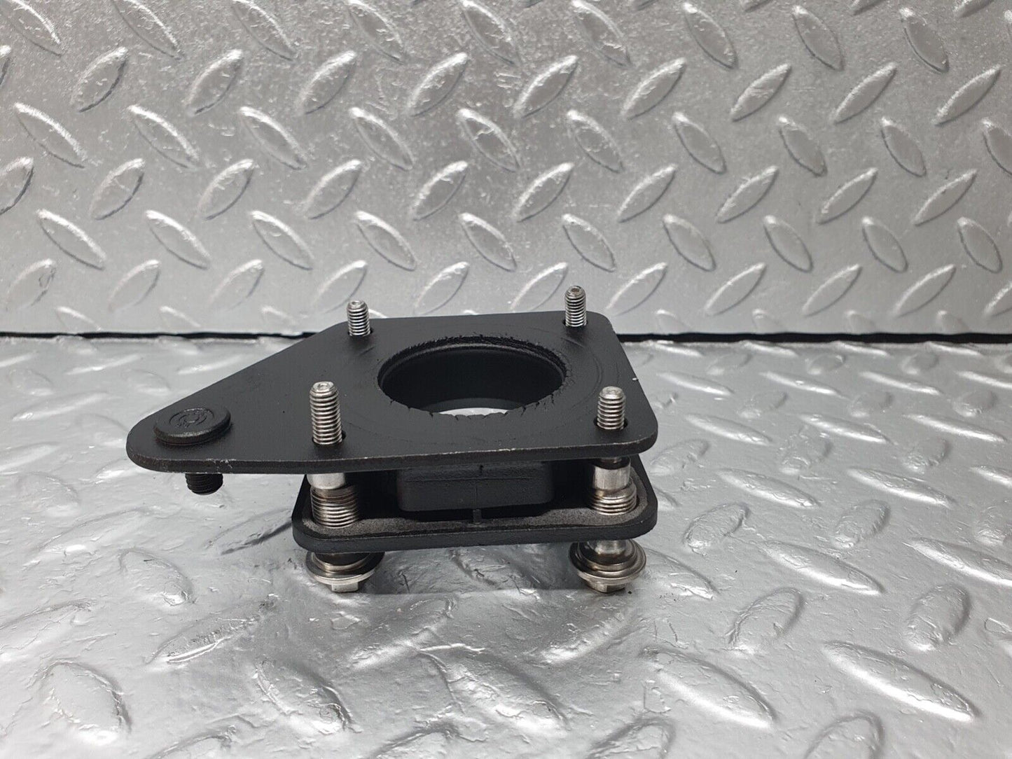 42982 Mercedes-Benz W201 190 Carburettor Mounting Flange 1020711368