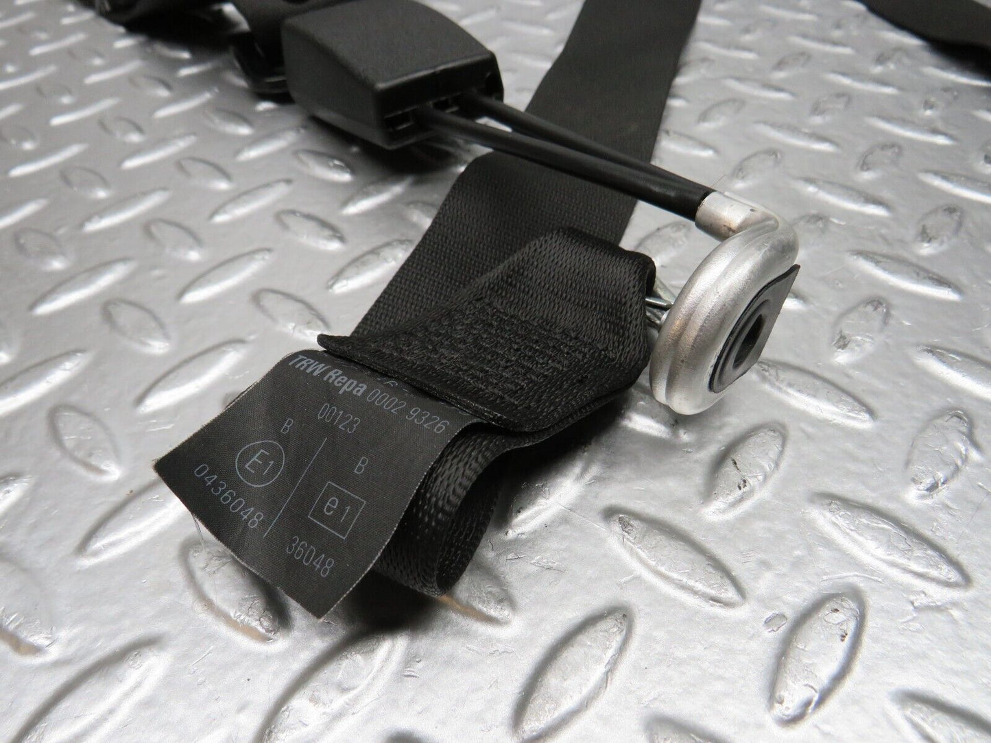 30560 Mercedes-Benz W124 230E Rear Seat Belt & Buckles 1248600086 1248608585