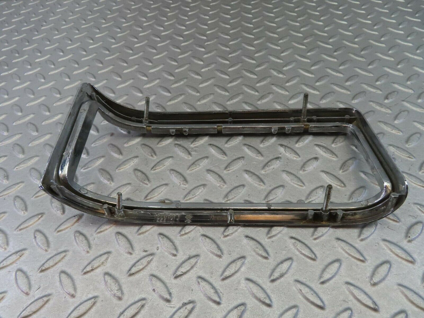 8129 Mercedes-Benz W115 Tail Light Chrome Frame Left