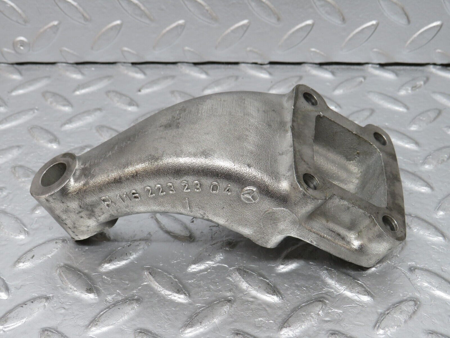 32755 Mercedes-Benz C107 R107 350 V8 Engine Mount Bracket Right Side 1162232304