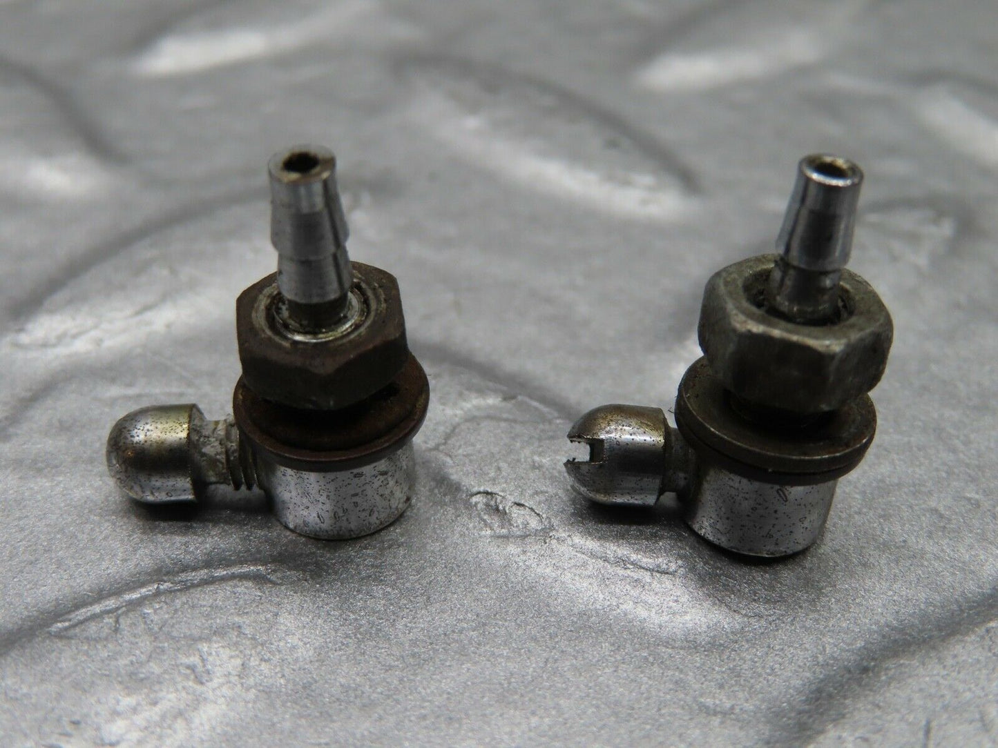 19817 Mercedes-Benz W121 190b Ponton Windscreen Washer Nozzle