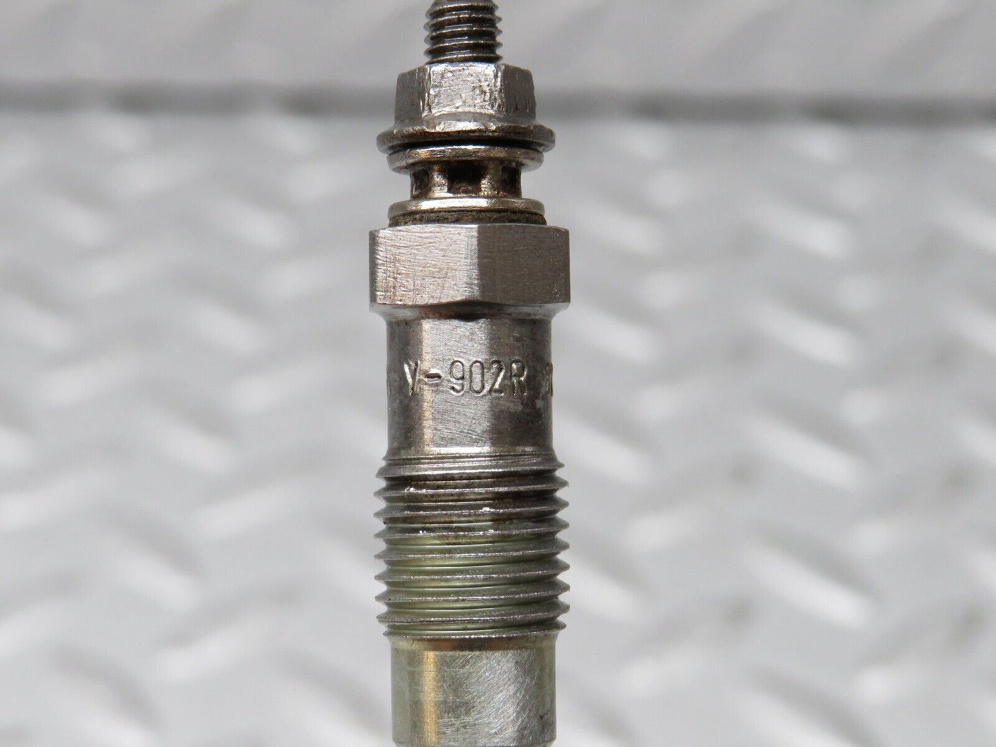 35888 Mercedes-Benz 240D OM616.912 Glow Plug NGK Y-902R